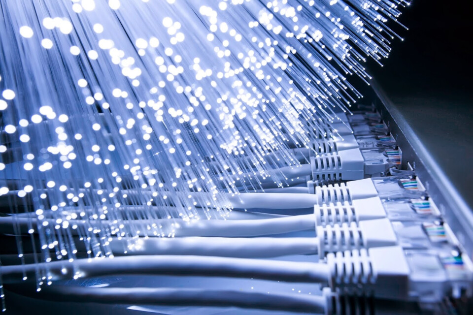 مشاركة شبكة FTTH: مقارنة بين الأساليب السلبية والنشطة
